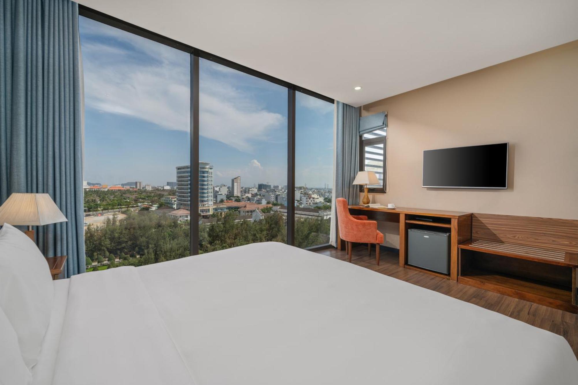 Yarra Ocean Suites Danang Экстерьер фото