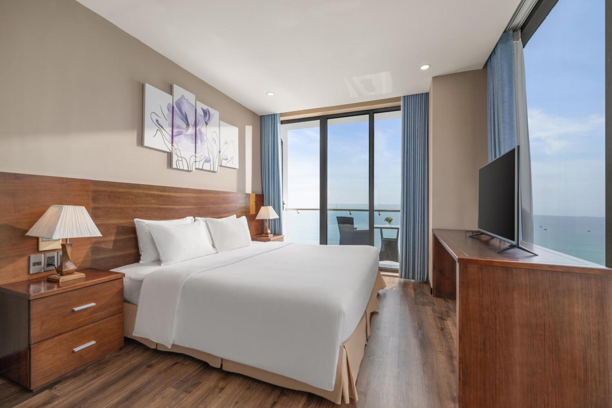 Yarra Ocean Suites Danang Экстерьер фото