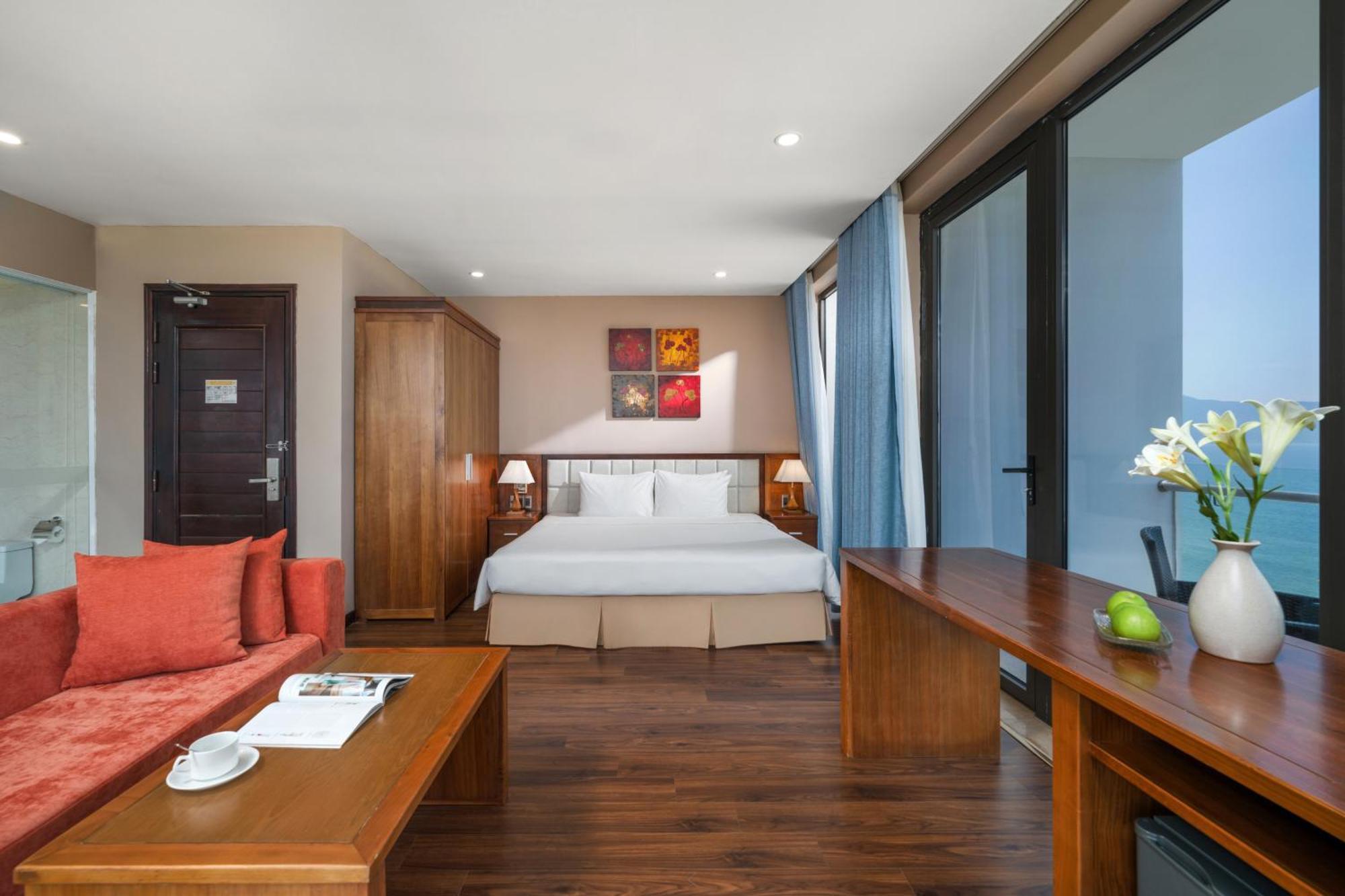 Yarra Ocean Suites Danang Экстерьер фото