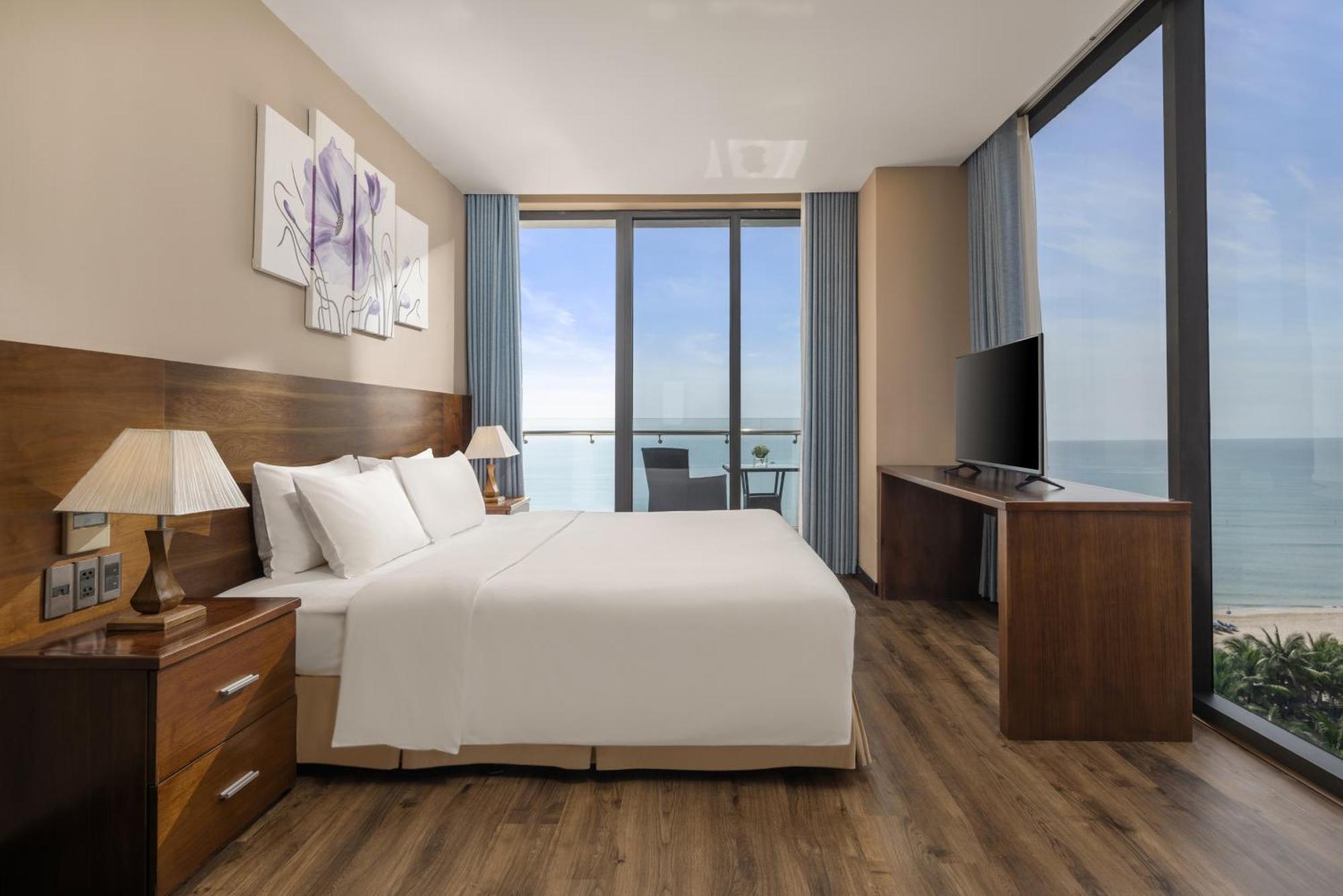 Yarra Ocean Suites Danang Экстерьер фото