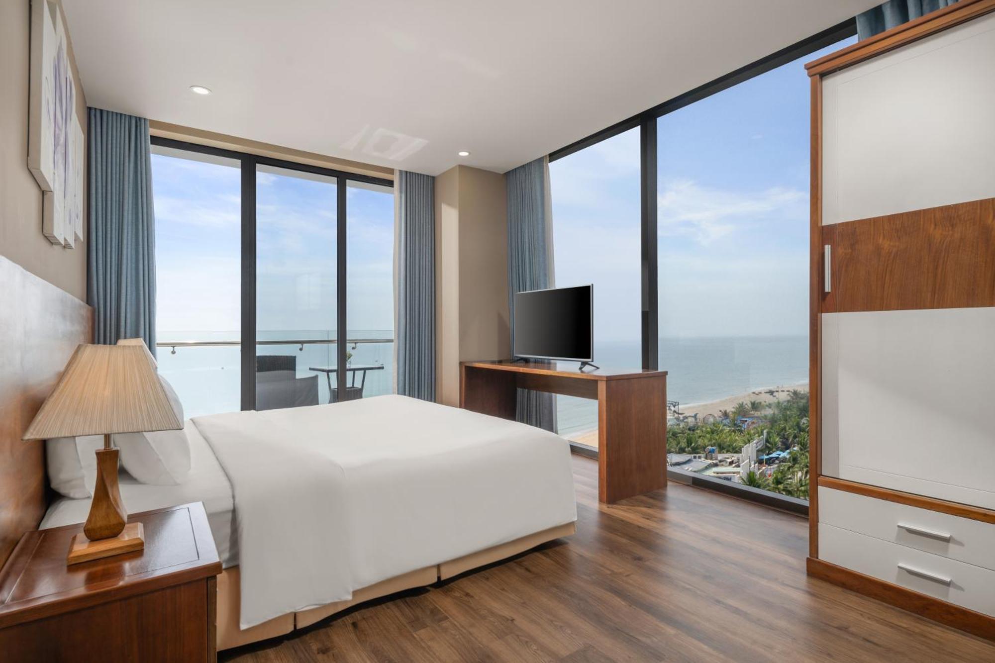 Yarra Ocean Suites Danang Экстерьер фото