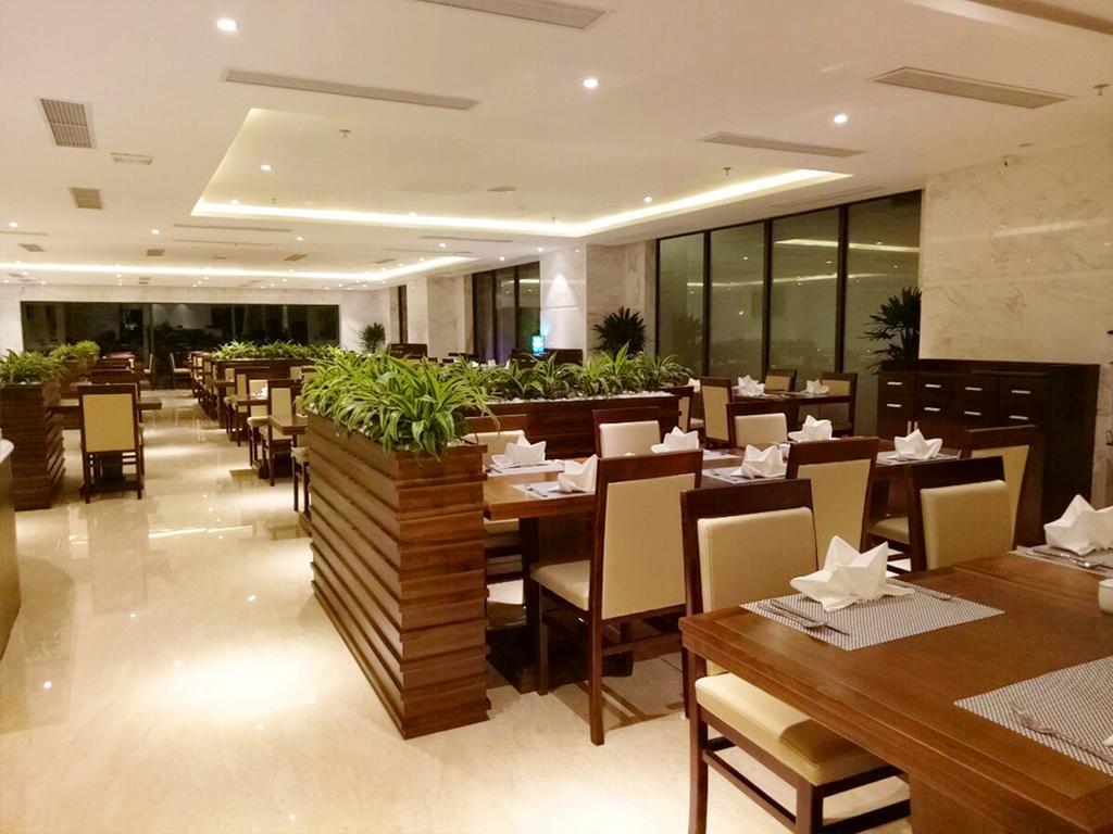 Yarra Ocean Suites Danang Экстерьер фото