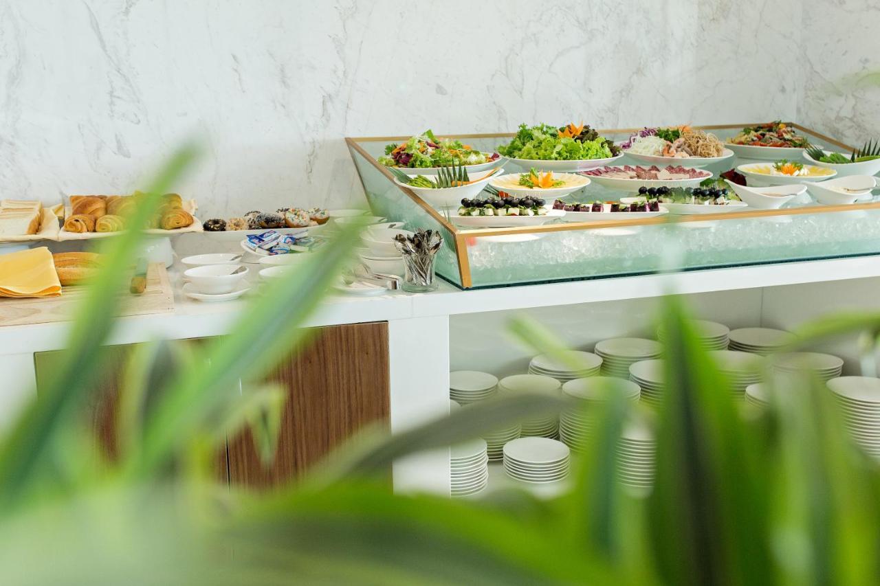 Yarra Ocean Suites Danang Экстерьер фото